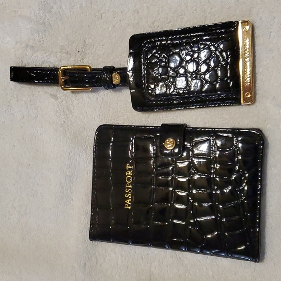 Victoria\'s Secret Passport and Luggage Tag